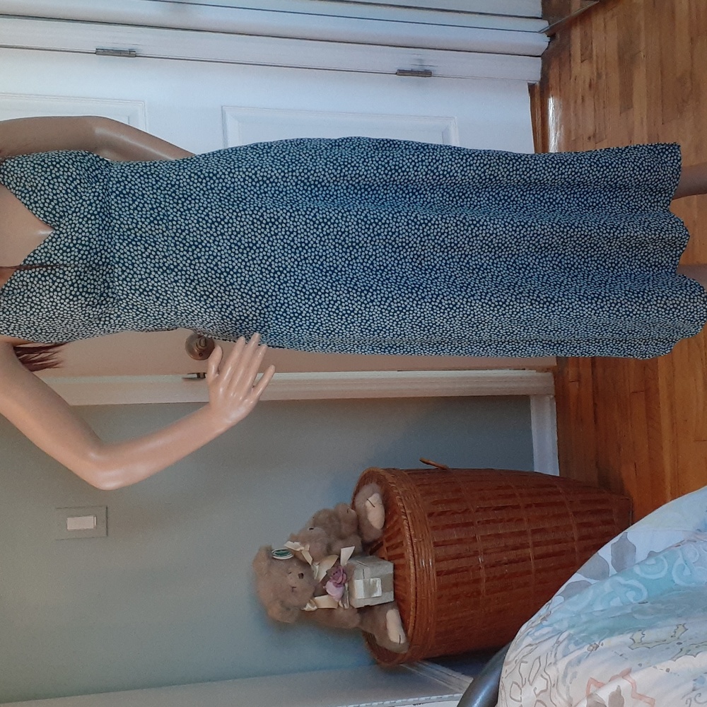 Abercrombie and Fitch High split green and white Daisy MIDI dress szXLP